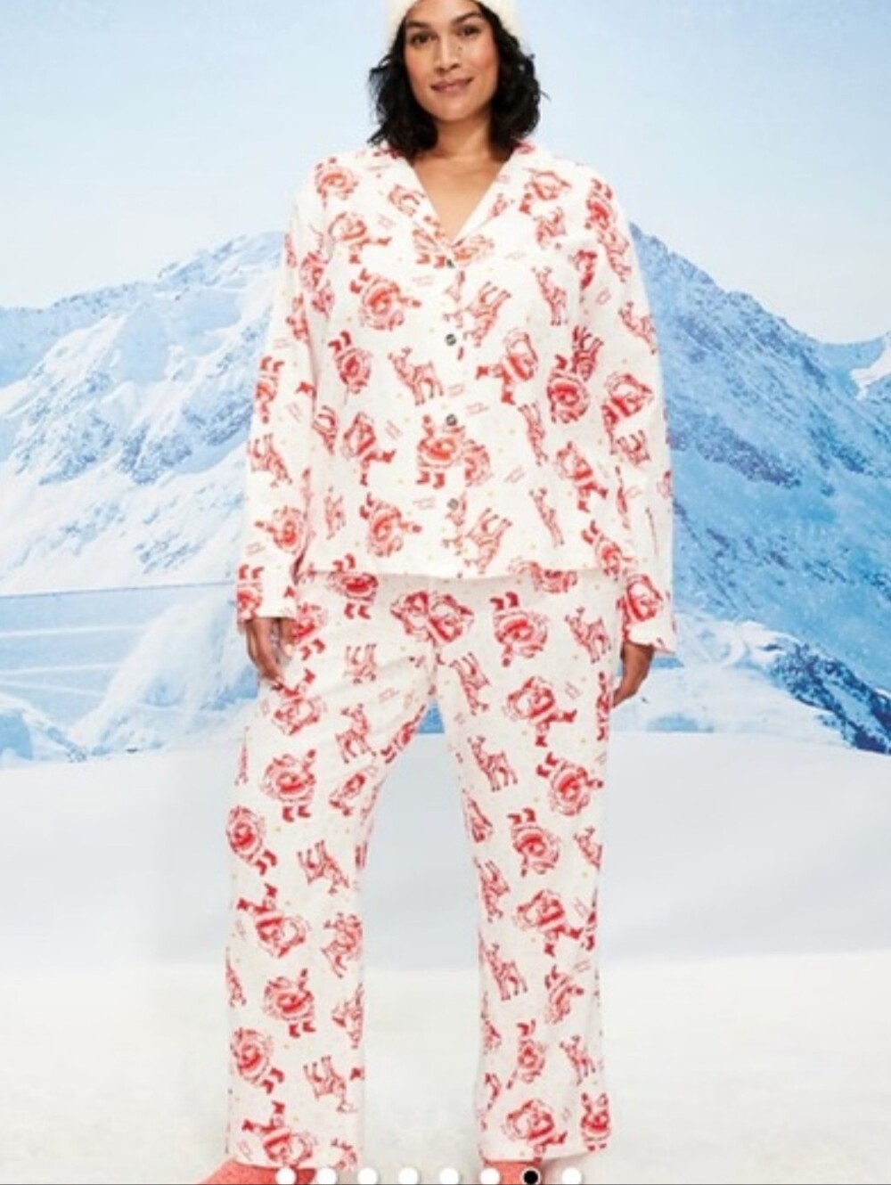 Old Navy Red and White Santa Print Hollidays Pajama Set Sz M
